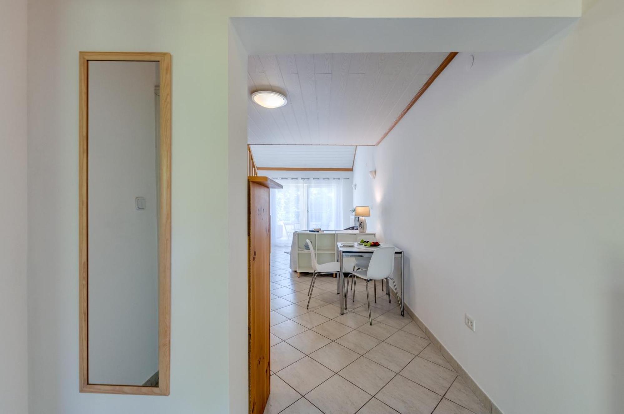 Beachfront Apartment Milan, With Balcony Split Exterior photo